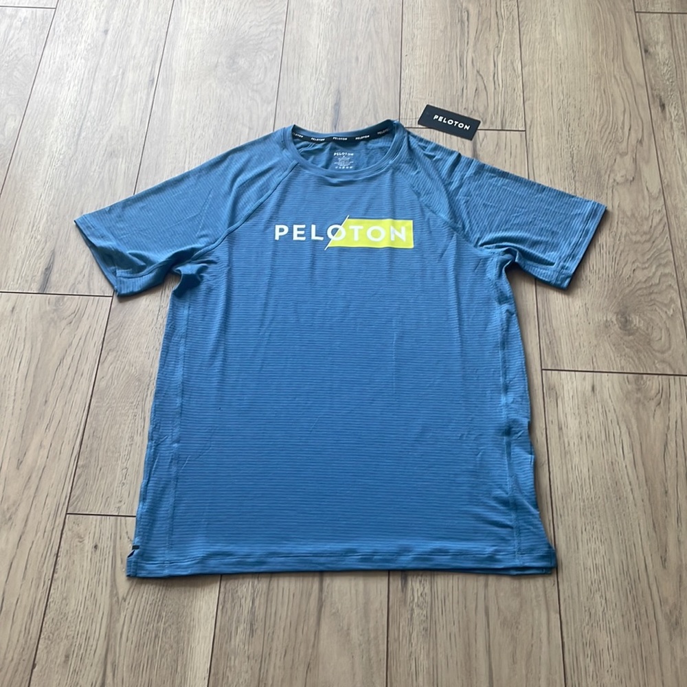 NWT Peloton Blue with Stripes T-Shirt Men’s M - Picture 3 of 4